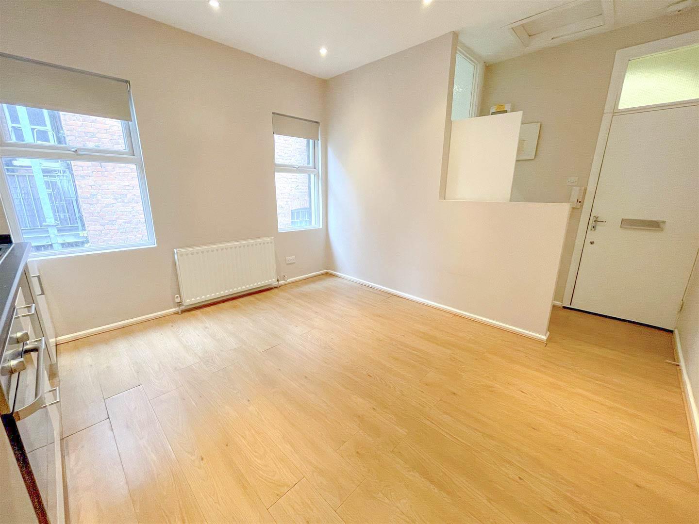 Lounge/Kitchen